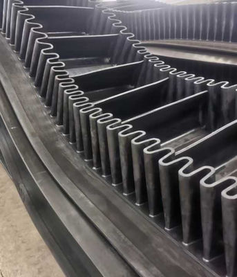 kopen Black Corrugated Sidewall Conveyor Belt for Large Inclination Transportation online manufacture