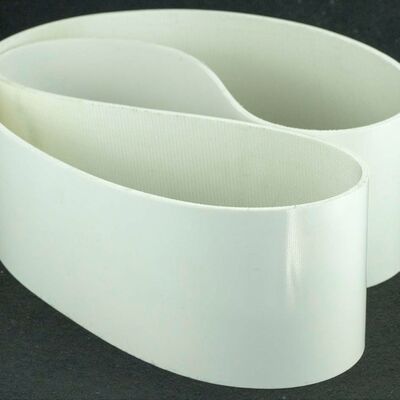 kopen 1.0mm 1.3mm 1.6mm 2.0mm Lichte transportband voor materiaaltransport in staal / cementindustrie online manufacture