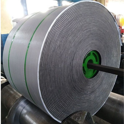 ST1000 Draadbandconveyor met goede trogvorming en buigvastheid voor het transport van zwaar materiaal